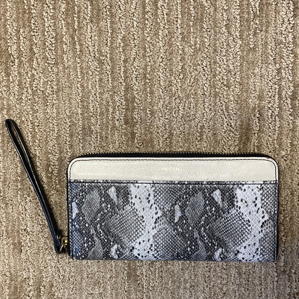 Womens Fossil wallet